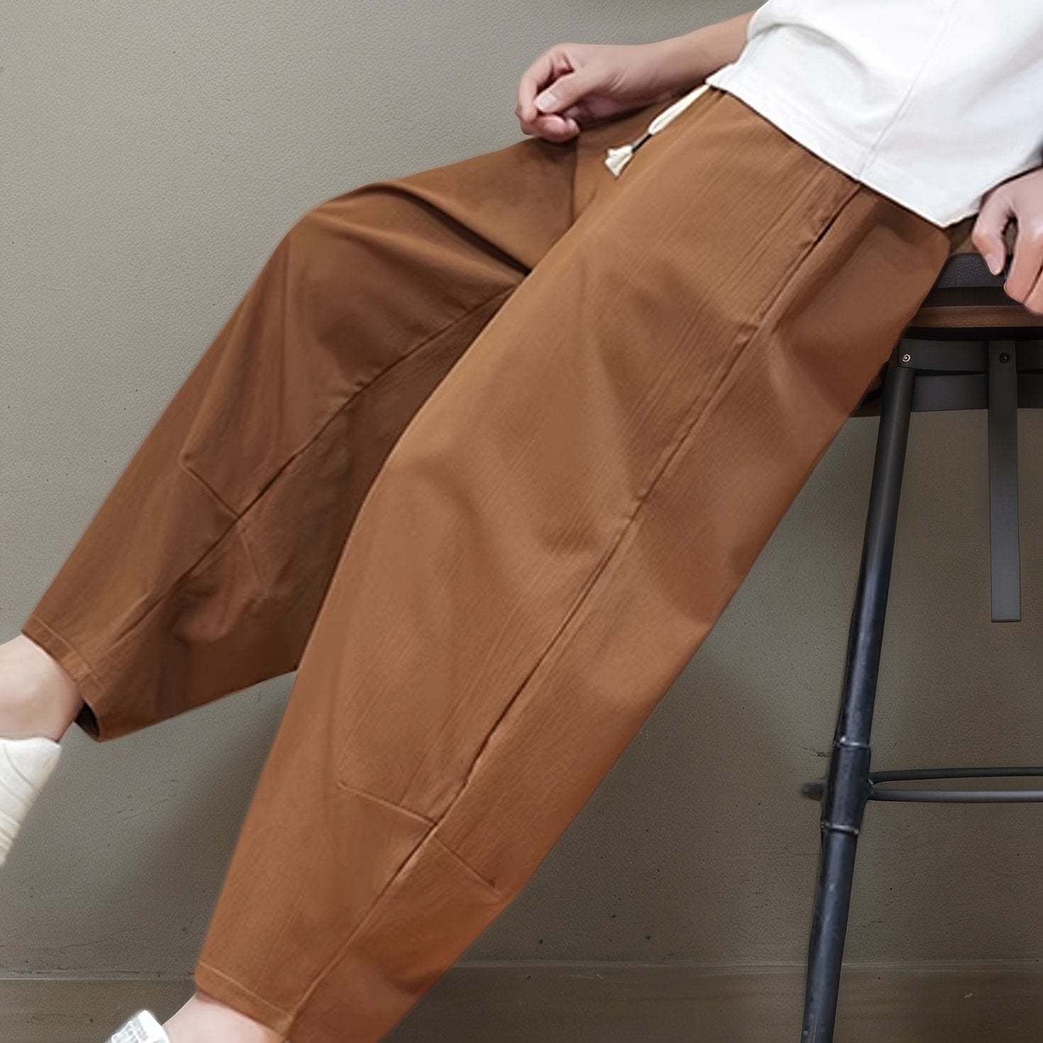 Alviero Relaxed Cropped Pants